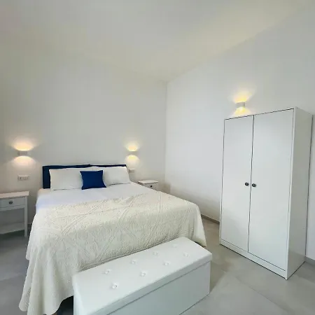 Pensjonat Via Giardini 3*